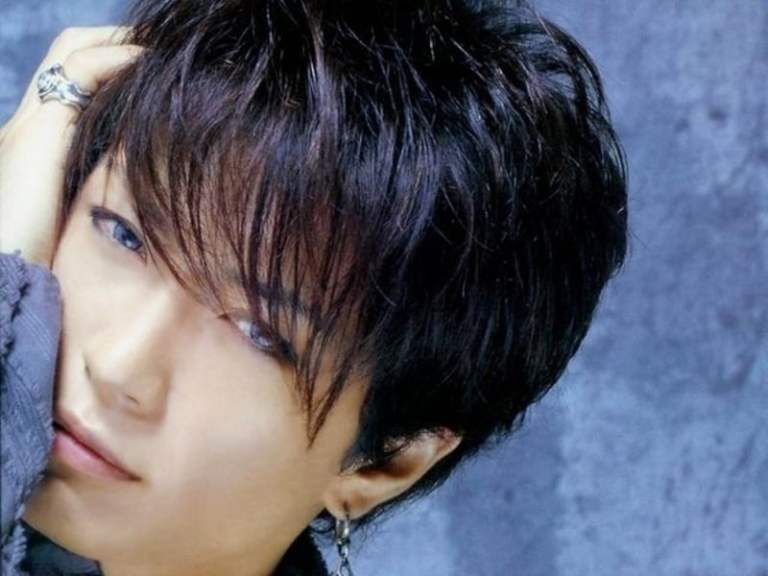 asian-man-with-grey-eyes asian-man-with-grey-eyes